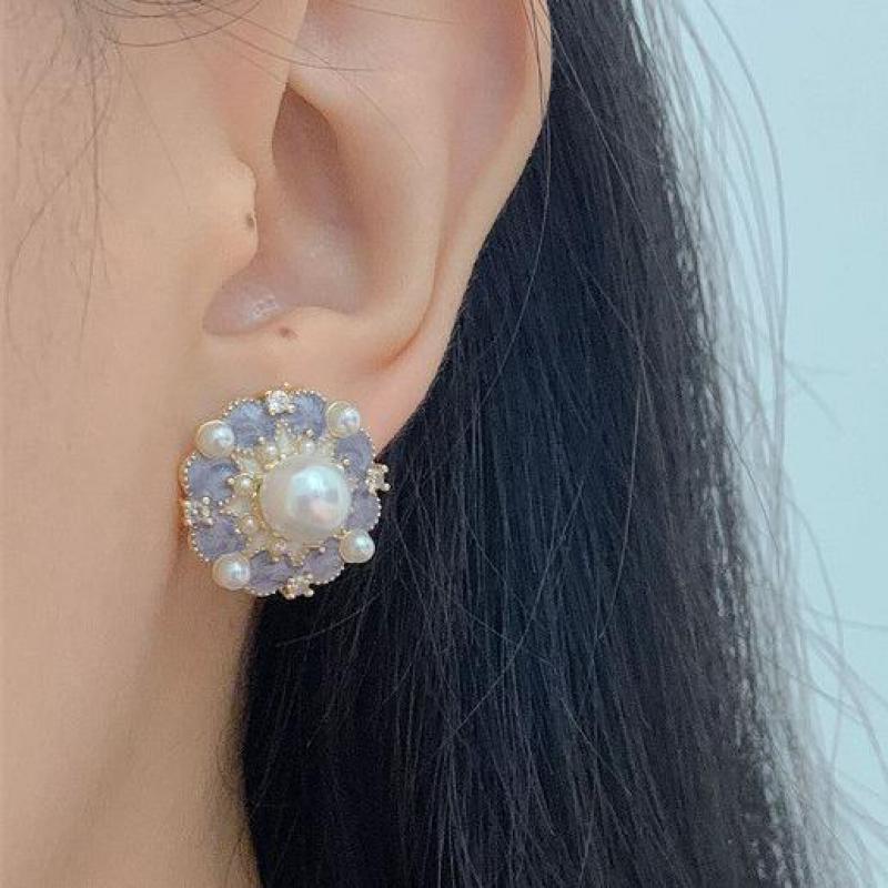 Pearl Stud Earrings - Orecchini in argento 925 con ago