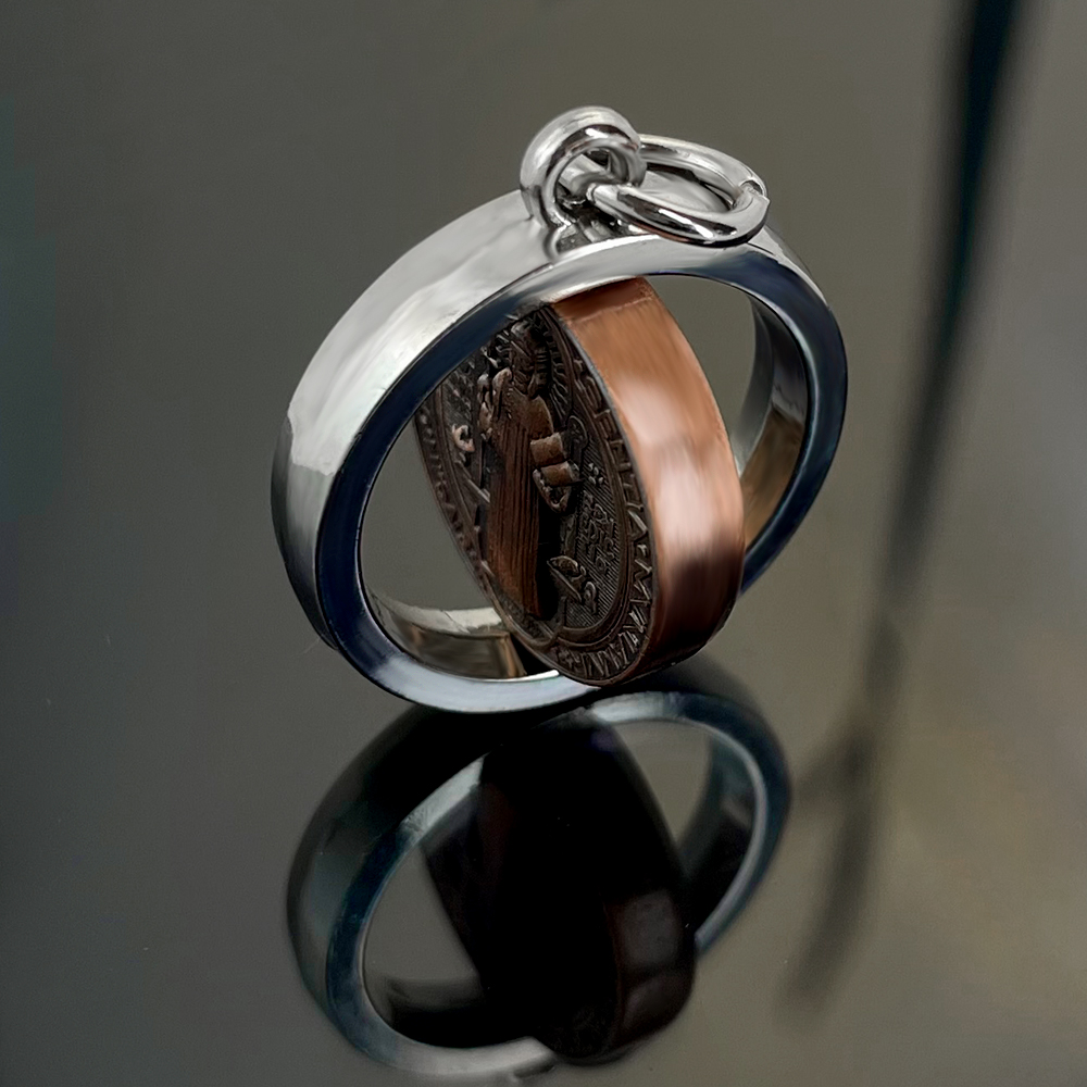Nuova Collana con Medaglia di  - Jewelry & Watches Spółka Z Ograniczoną Odpowiedzialnością recensione e prezzo
