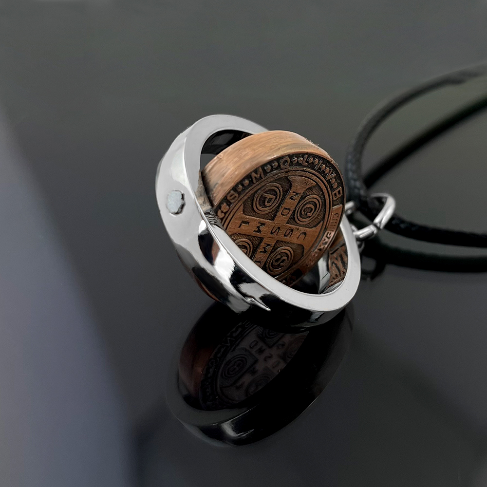 Nuova Collana con Medaglia di  - Jewelry & Watches Spółka Z Ograniczoną Odpowiedzialnością recensione e prezzo