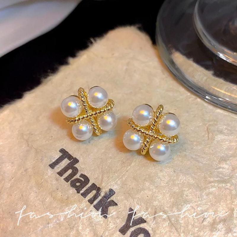 Orecchini a perla a croce in a - Pearl Stud Earrings recensione e prezzo