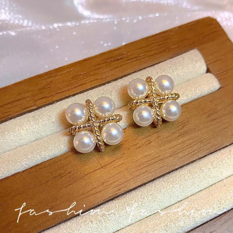 Orecchini a perla a croce in a - Pearl Stud Earrings recensione e prezzo
