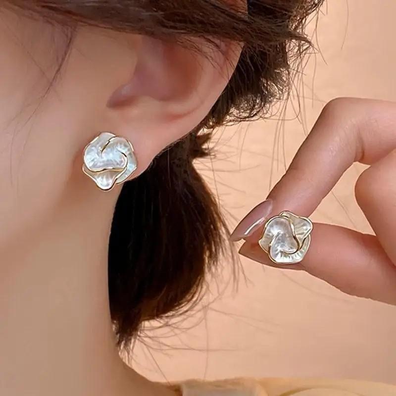 Orecchini in argento 925 con a - Pearl Stud Earrings recensione e prezzo