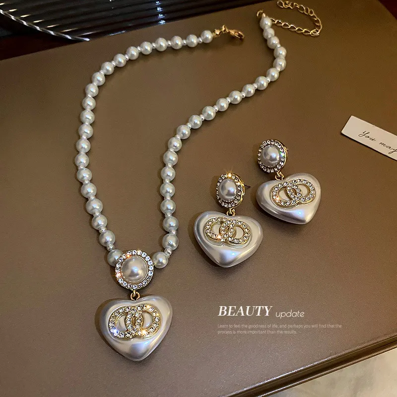 Orecchini a perno con perle e  - Pearl Stud Earrings recensione e prezzo